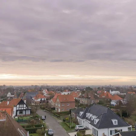 Wilde Zee With Terrace By Interhome Appartement